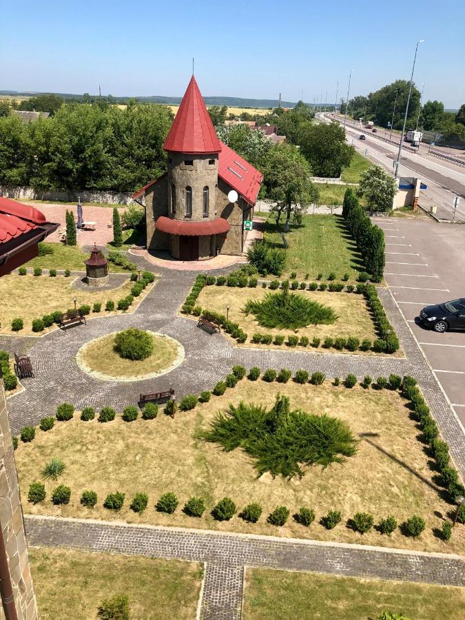 Мотel Vezha 363Kme40 Hotell Molodava Exteriör bild